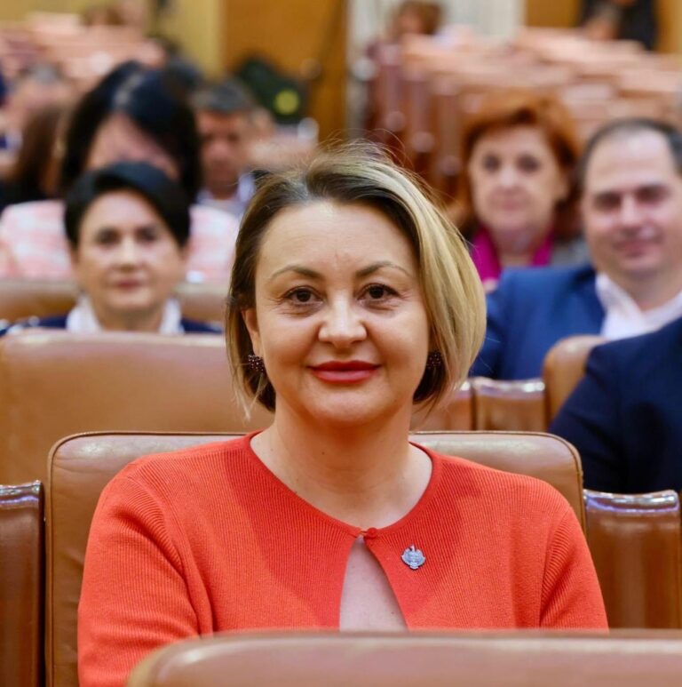 Consiliere psihologică gratuită pentru părinții copiilor cu autism sau Sindromul Down, anunță deputatul Ana Rinder