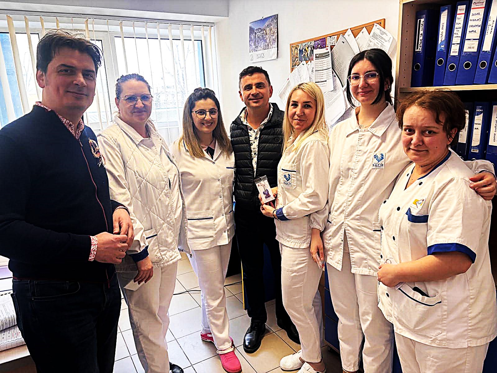familia safir martisoare 221