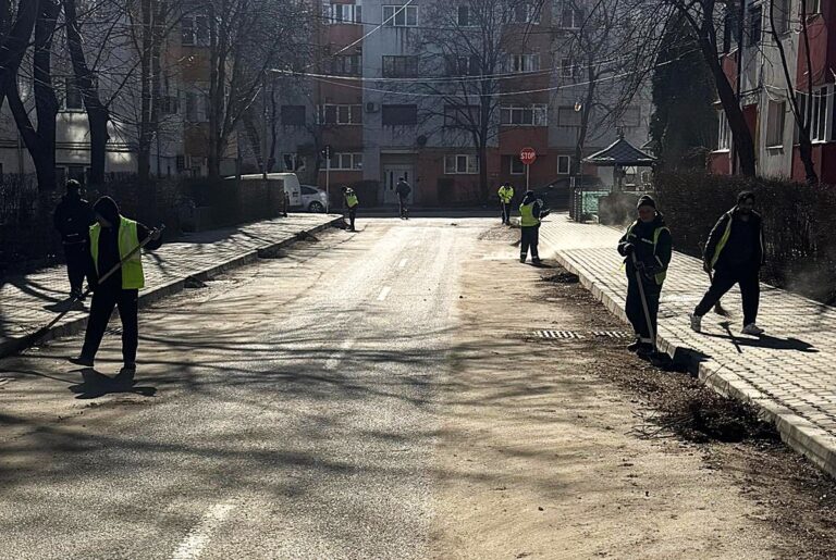 Curățenie generală la Vaslui, echipele Goscom sunt pe străzi