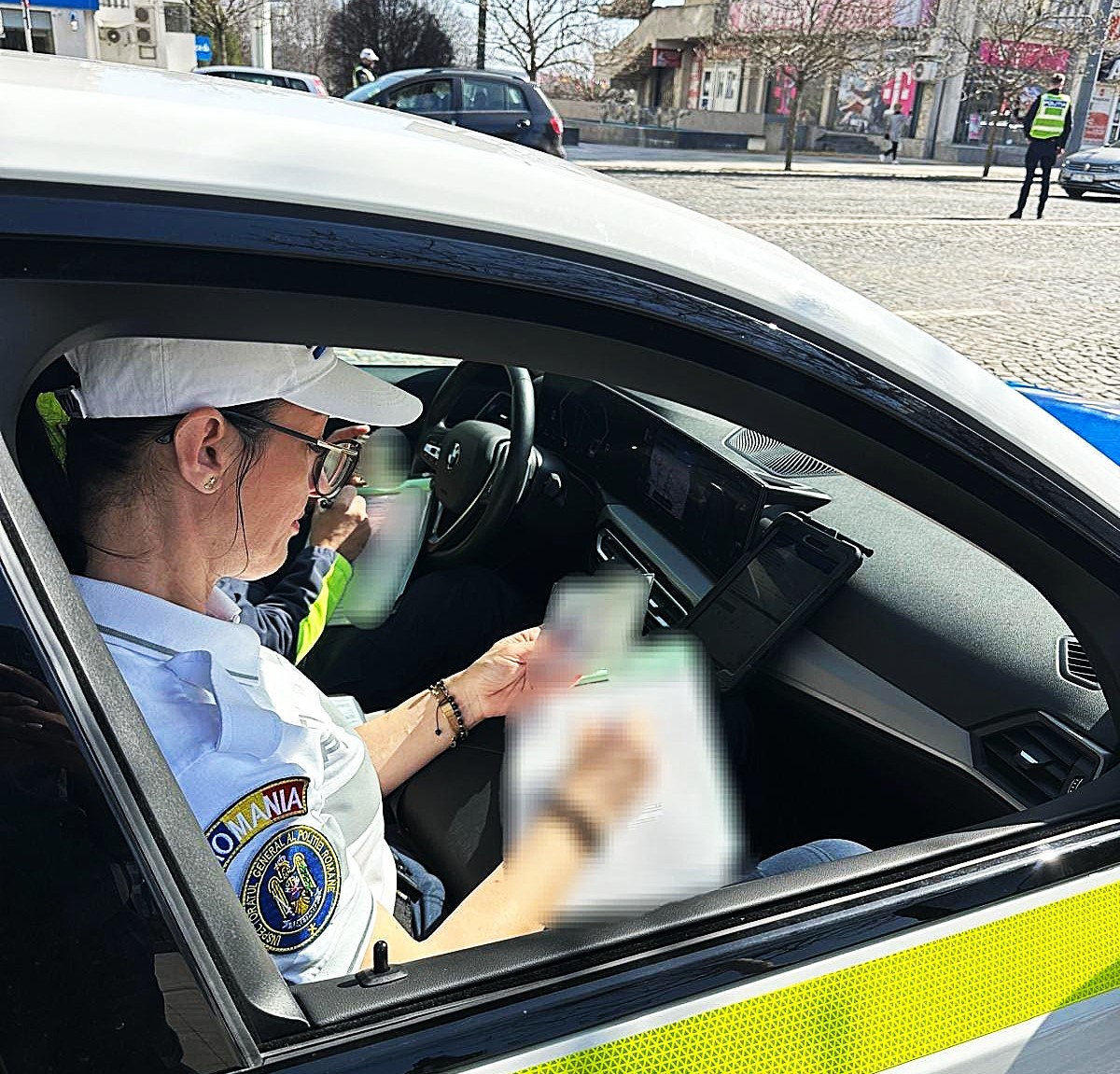 Polițiștii rutieriști vasluieni, în stradă. Verificări la purtarea centurii de siguranță 6 politia rutiera 091