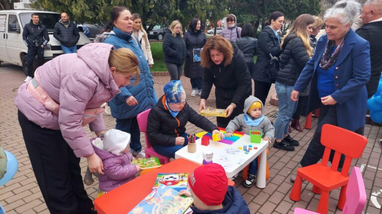 DGASPC și Consiliul Județean au sărbătorit, la Bârlad, Ziua Internațională de Conștientizare a Autismului