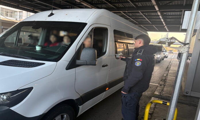 Transportul de documente false se sancționează penal