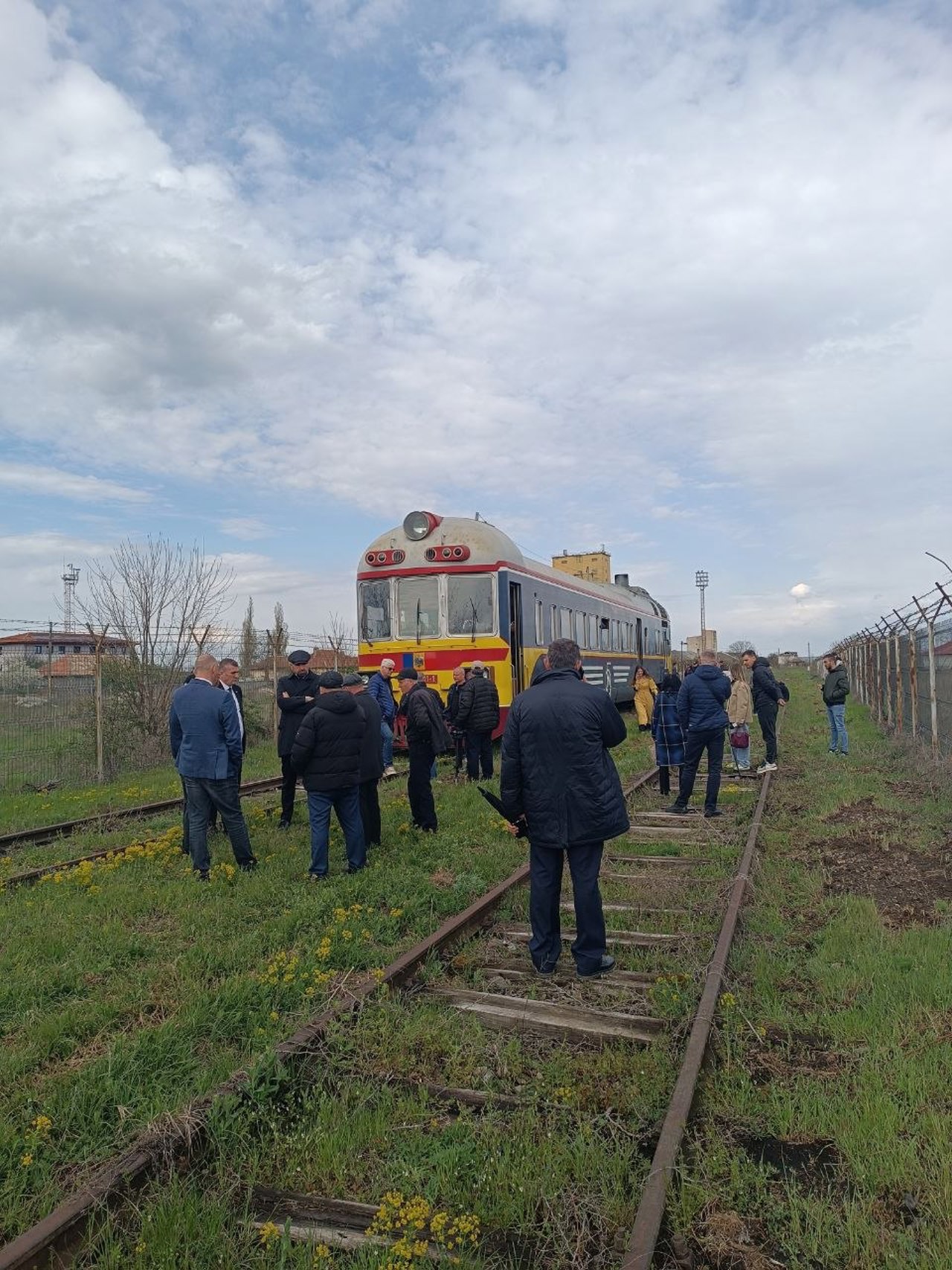 FOTO, VIDEO Blestemul fostei URSS! Un automotor sovietic, plin cu oficiali din R.Moldova și România, s-a stricat în apropierea gării Fălciu 3 bbcc7d66 cac3 46d2 98e5 bb72047d4b58