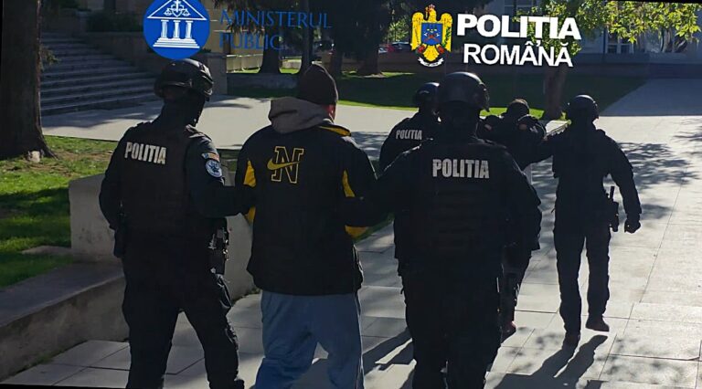 VIDEO Scene șocante în Pungești: un bărbat, aproape omorât în bătaie de două brute