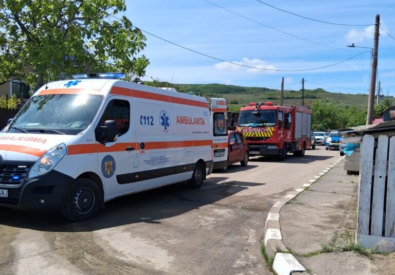 UPDATE Bărbatul scos din fântână la Huși a decedat. Dumnezeu să-l ierte!