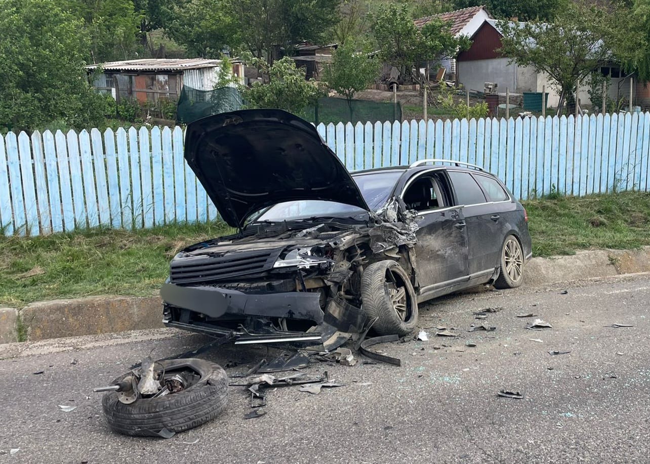 UPDATE Accident rutier la Rateșu Cuzei: Victimă asistată medical, a refuzat transportul la spital 4 accident ratesu cuzie 7772