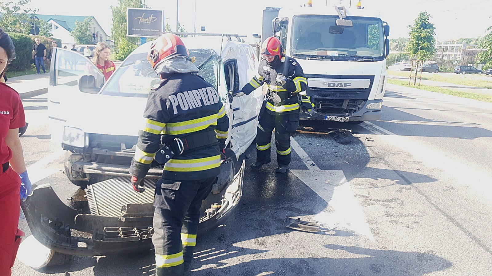 Accident rutier pe strada Decebal, din Vaslui. O persoană a ajuns la spital 1 accident vaslui varianta 4222