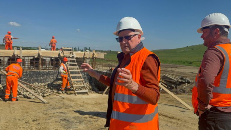 Drumarii de la Viacons Rutier lucrează de zor pe DJ 244C Berezeni – Dimitrie Cantemir