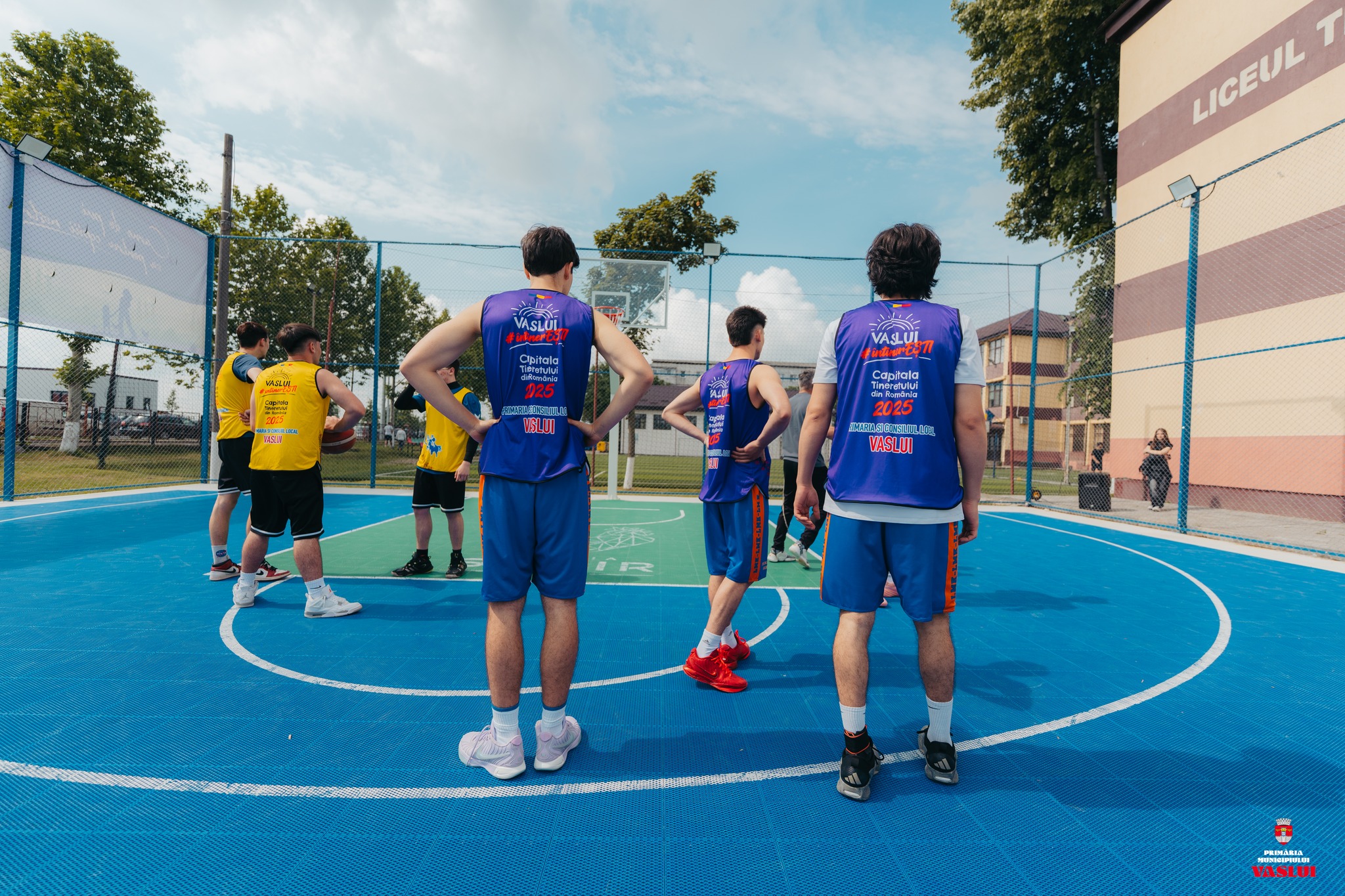 GALERIE FOTO Cu susținerea financiară a Holdingului Familia SAFIR, a fost inaugurat un teren de sport multifuncțional, la Liceul ”Emil Racoviță” 5 711946396 2757699971277790 671622680679954693 n