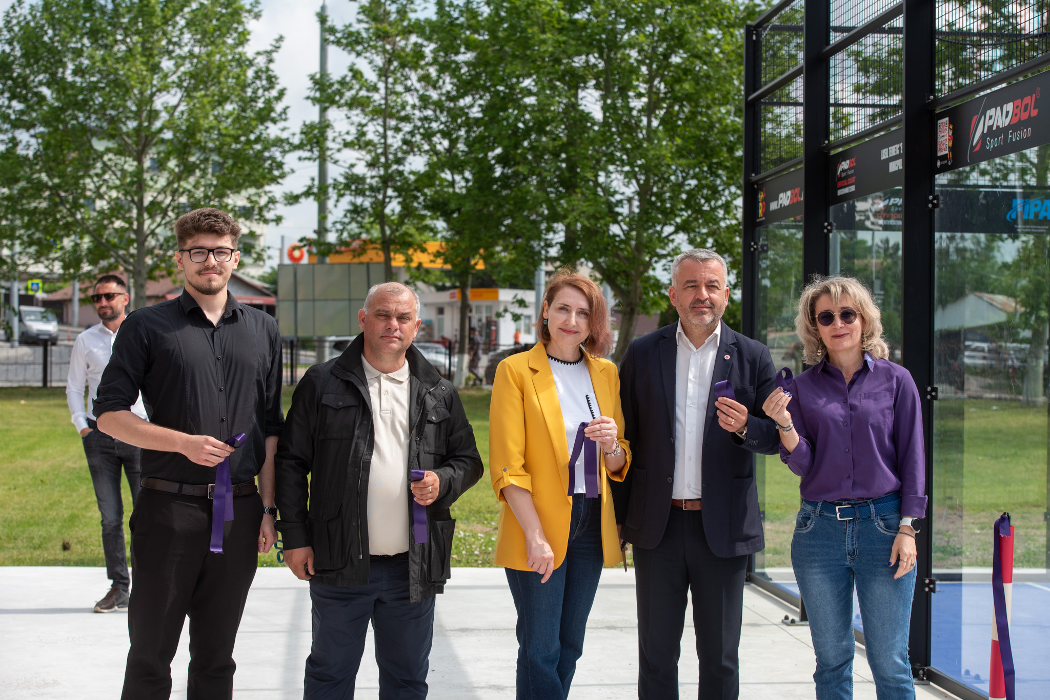 GALERIE FOTO Cu susținerea financiară a Holdingului Familia SAFIR, a fost inaugurat un teren de sport multifuncțional, la Liceul ”Emil Racoviță” 8 712684349 1325923056398786 3164346917730623962 n
