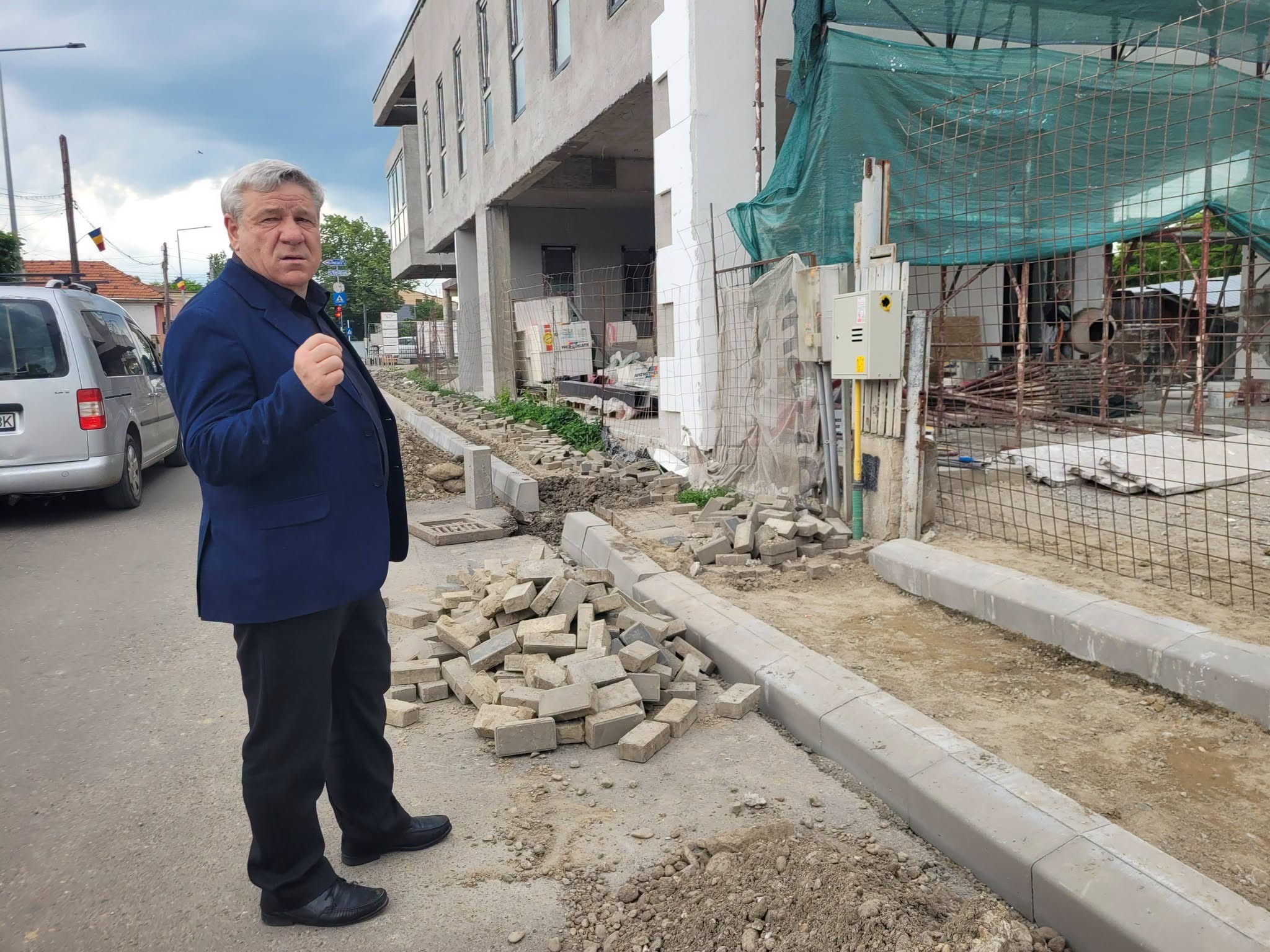 Încă patru străzi din Bârlad vor fi asfaltate. Primarul Dumitru Boroș: ”Orașul are multe nevoi” 1 boros 0011