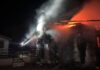 VIDEO Incendiu devastator la Drujești, Băcani. O locuință de 400 de metri pătrați, mistuită de flăcări