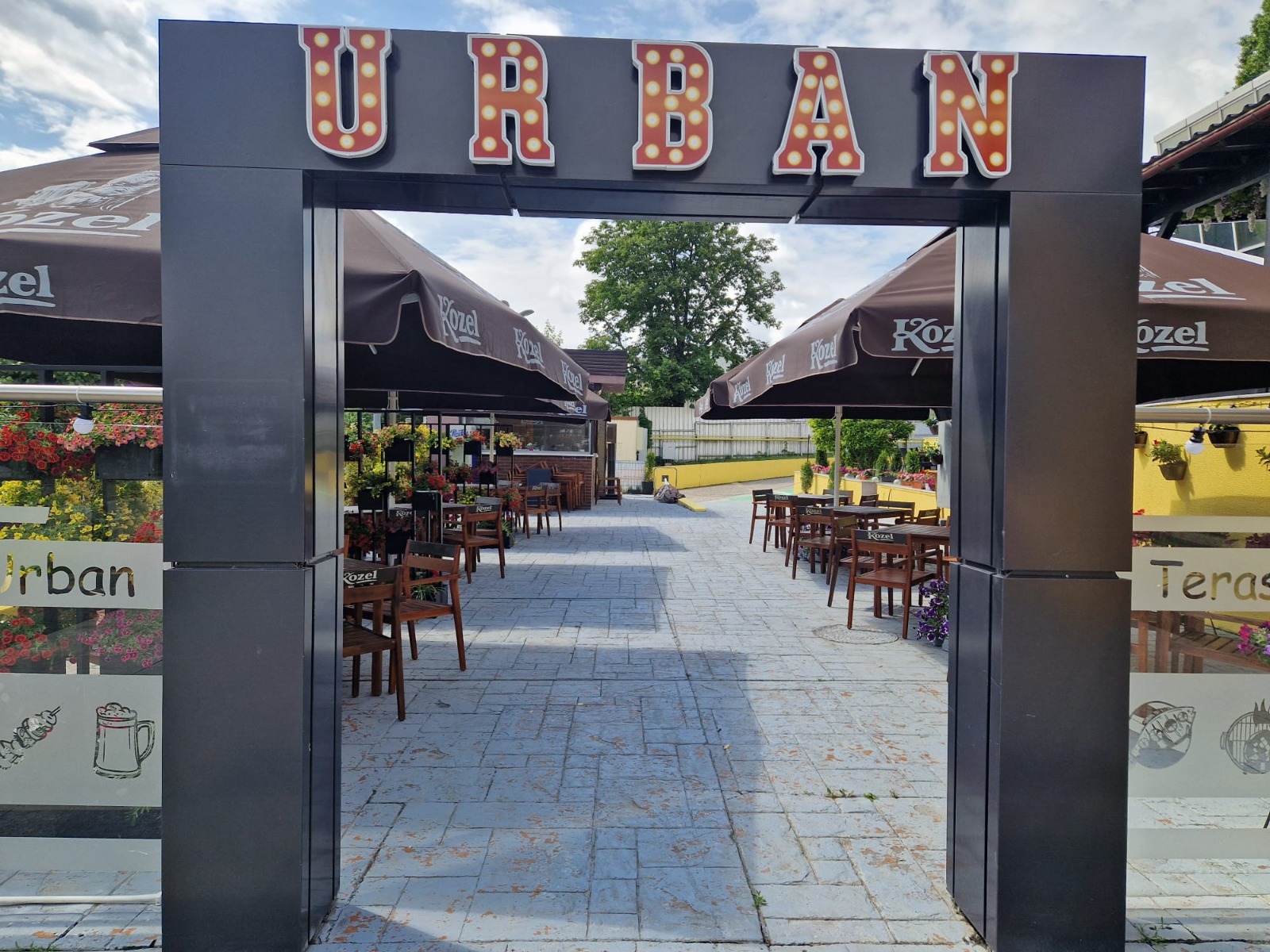 Restaurantul Urban, din Silver Mall, a deschis oficial noua terasă. Vasluienii sunt invitați la startul sezonului de vară 2 terasa urban 1