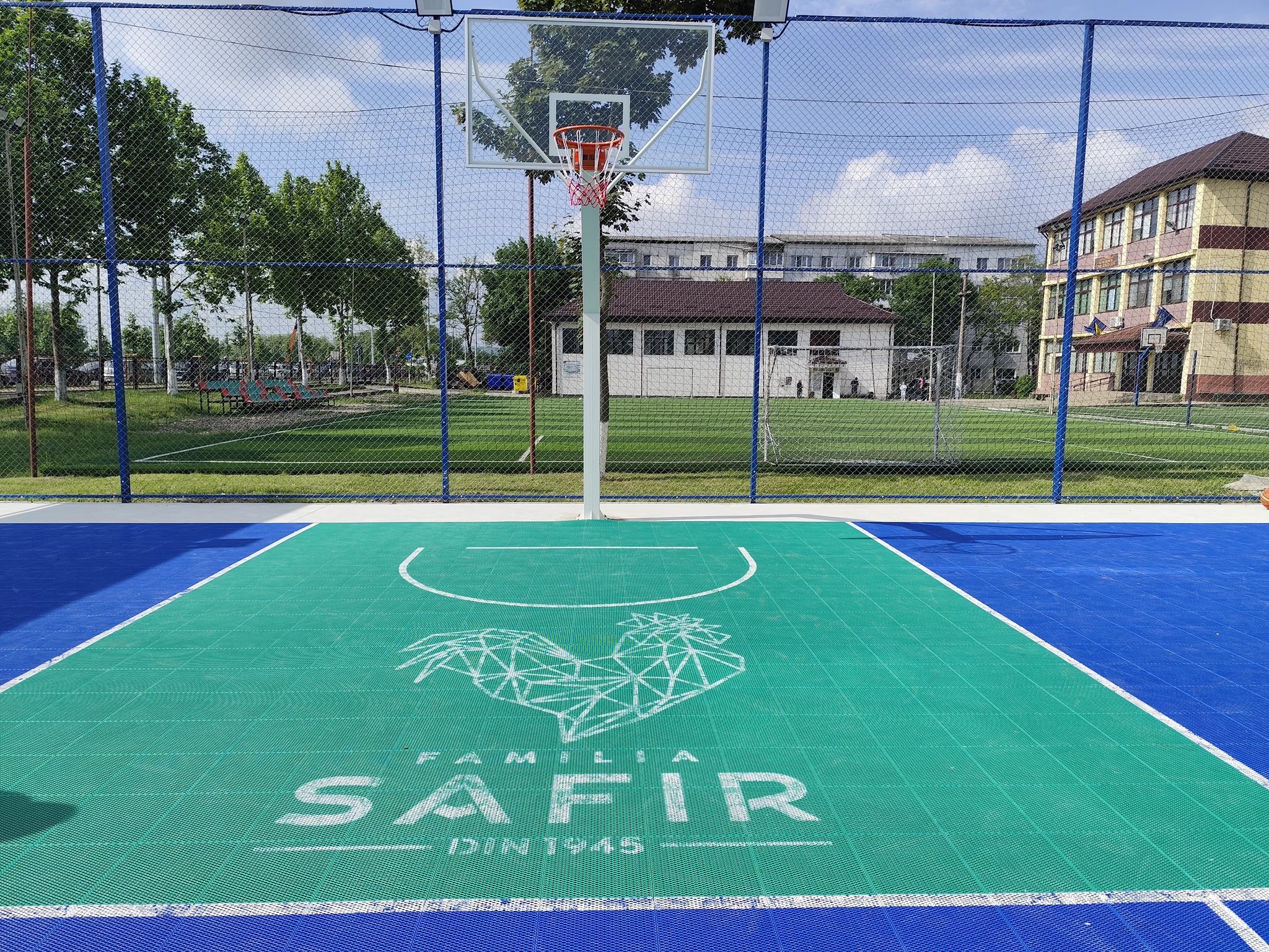 teren emil racovita familia 1 safir