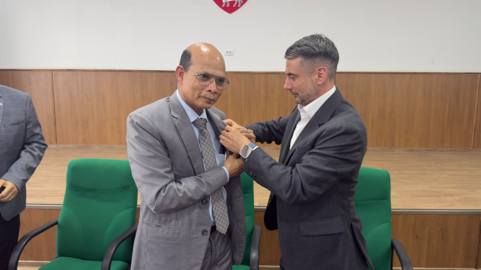 ambasador india cj vaslui caciula 22