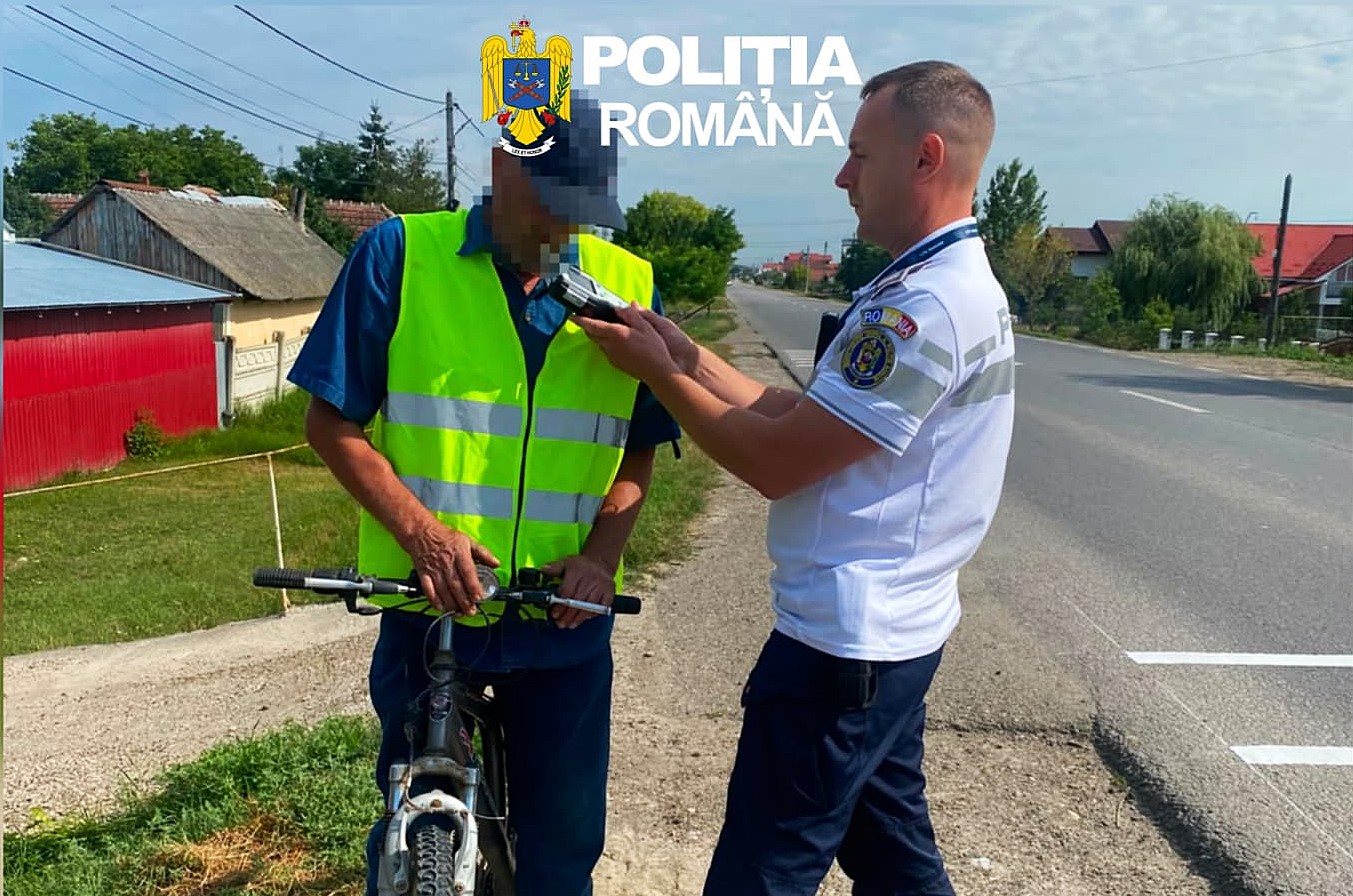 Sute de sancțiuni aplicate de polițiști pietonilor, bicicliștilor și posesorilor de trotinete electrice 2 politia rutiera bicicleta 22