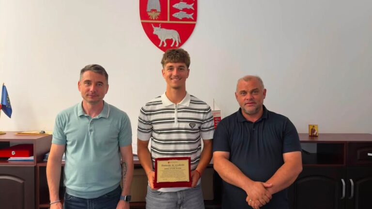 Vasluianul Rareș-Ștefan Silitră, premiat de Consiliul Județean Vaslui pentru performanțele din Germania și la naționala României U17