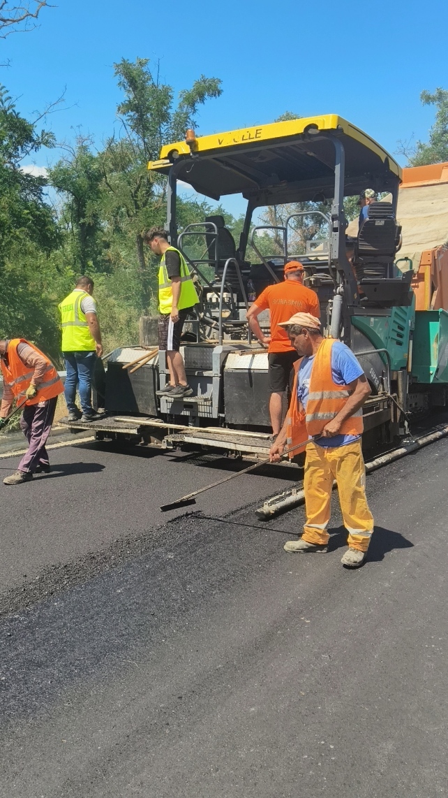 Grupul Transmir asfaltează unul dintre cele mai importante drumuri județene din Galați (FOTO, VIDEO) 4 transmir suceveni 04