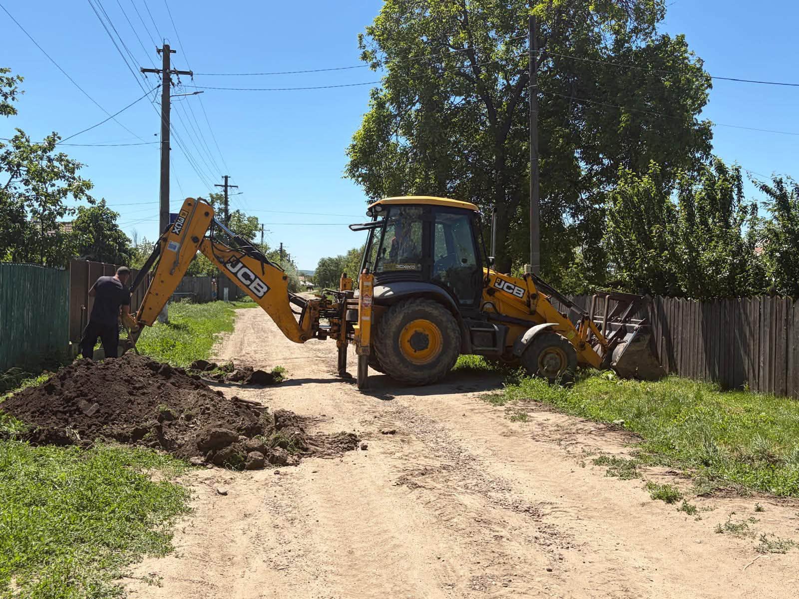 Rețeaua de apă din Odaia Bursucani, Grivița, a fost finalizată. Cât costă branșarea unei gospodării 2 grivita apa odaia bursucani 2