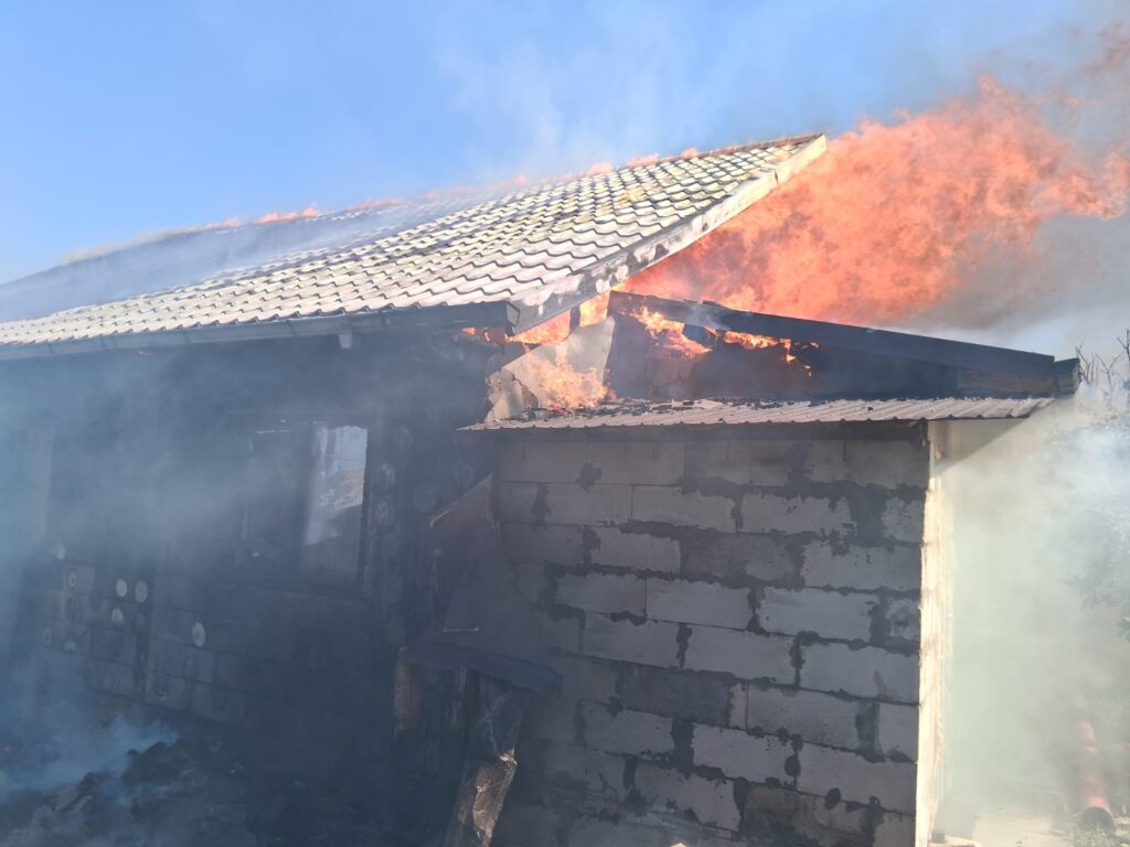 incendiu perieni 201