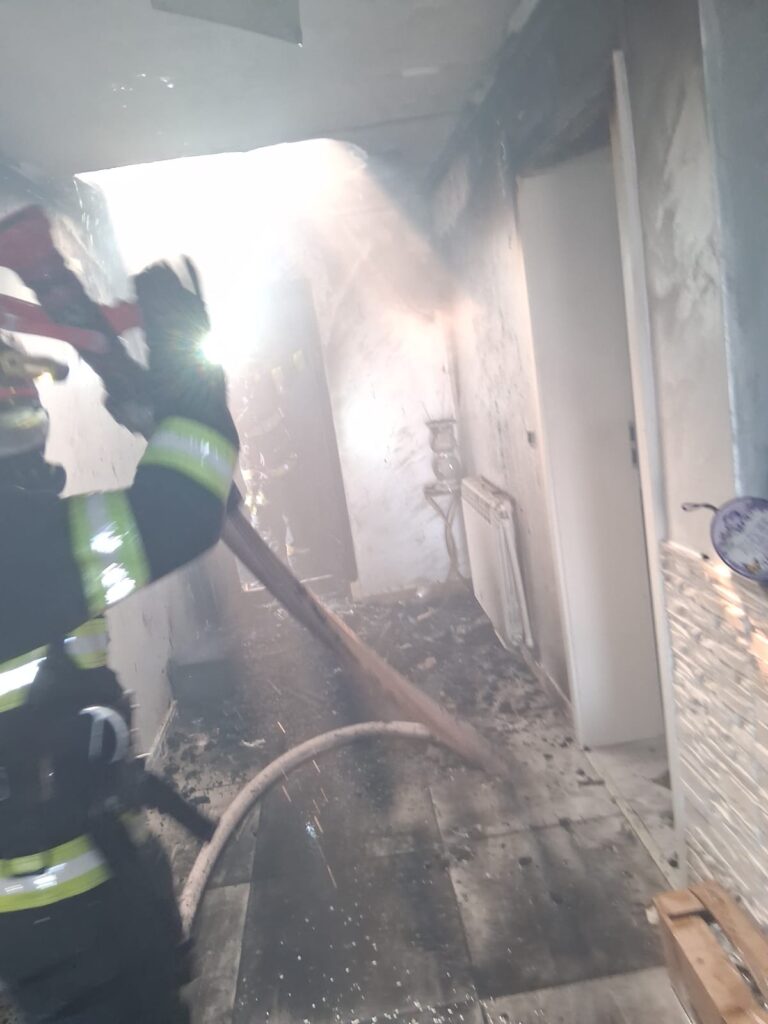 incendiu perieni 211