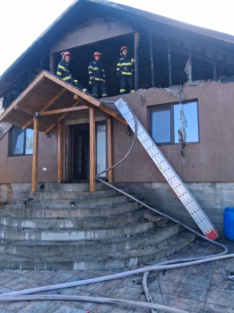 incendiu perieni 212