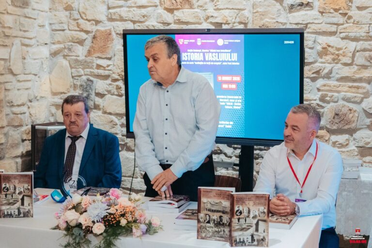 ”Istoria Vasluiului”, lansată la Curțile Domnești. O nouă carte semnată de Paul Zahariuc