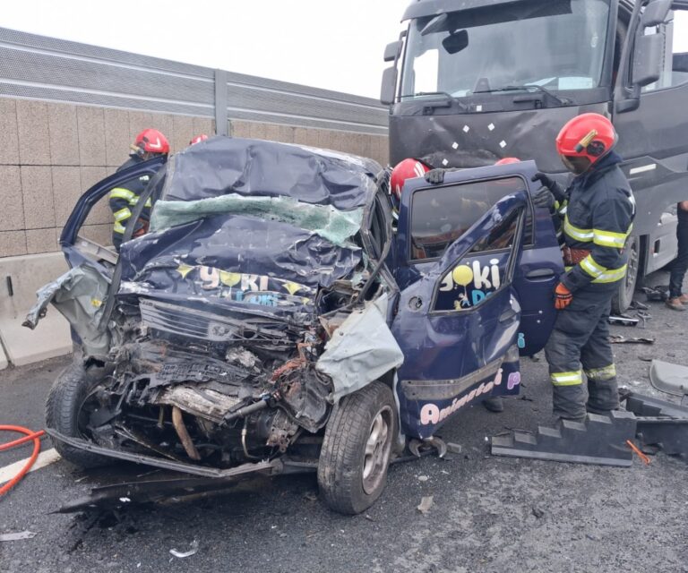 IPJ Vaslui, Accident mortal VO Bârlad: Un TIR condus de un tânăr din Ivești s-a ciocnit frontal cu mașina din R.Moldova