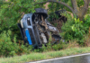 UPDATE, Accident Ivești: Un șofer de 50 de ani a fost rănit, după ce a derapat și a lovit un copac
