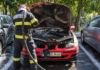 Incendiu în centrul Vasluiului, un autoturism a luat foc pe strada Costache Negri