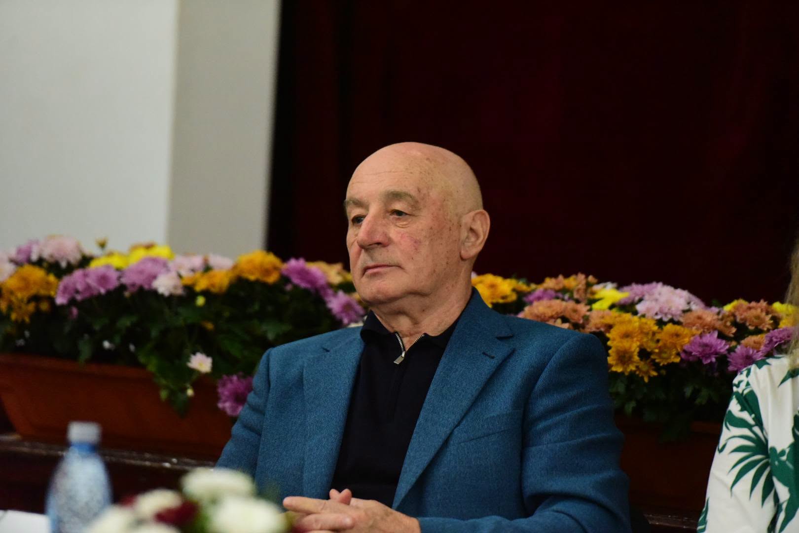 Vutcaniul și-a adunat poveștile într-o carte. Un volum dedicat oamenilor care au dat identitate comunei 1 nicuta marcu 22